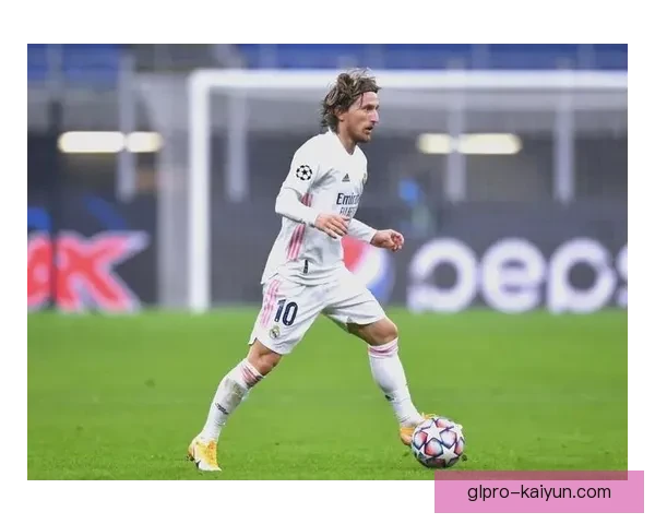 莫德里奇传奇地位引发讨论，状态持续备受关注